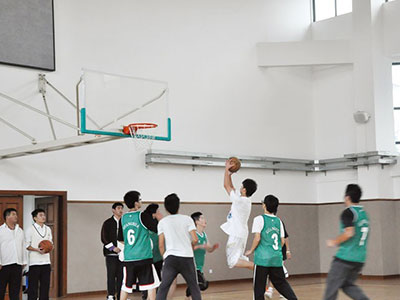 校队篮球赛