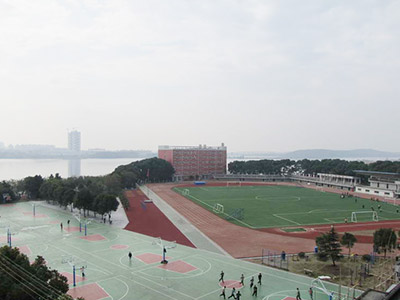 格鲁伯剑桥高中
