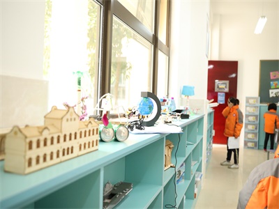 启东启迪外国语学校