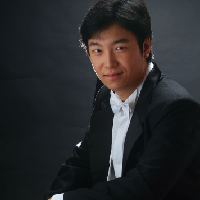 李岩峰，音乐老师