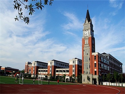 英特外国语校园环境