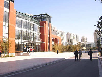 上海外国语大学西外外国语学校