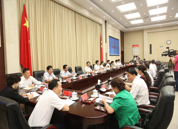 发展为明特色教育，注重教学质量提升——贵阳市全市教育工作座谈会