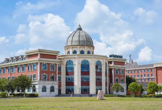 成都墨尔文学校