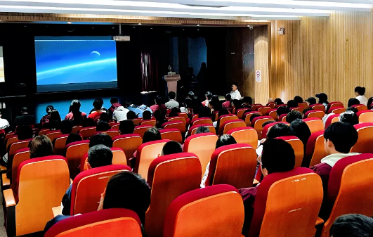 上海美达菲学校心理健康讲座：专家支招，告别焦虑，自信迎考