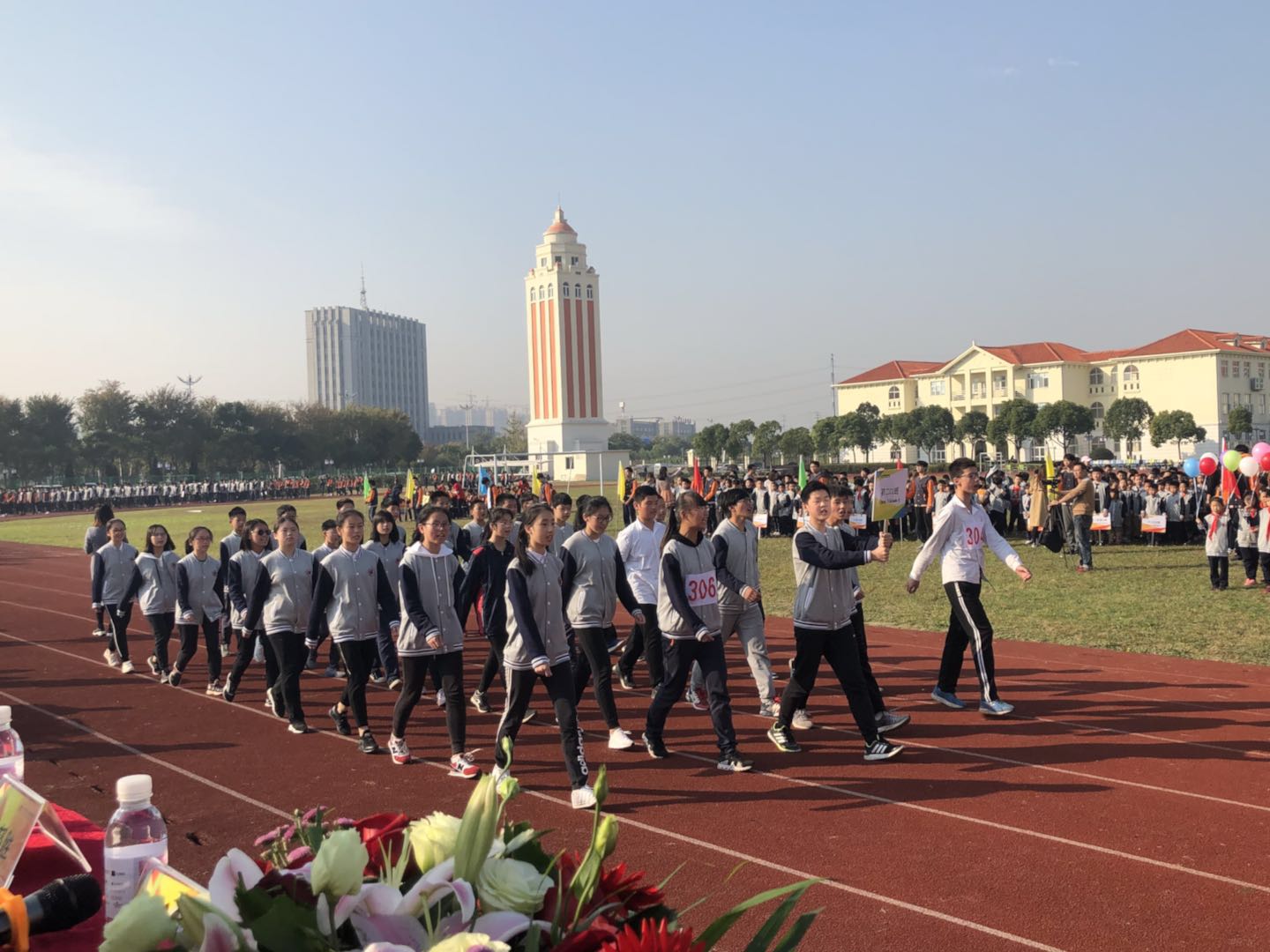 华顿学子青春无畏，逐梦扬威