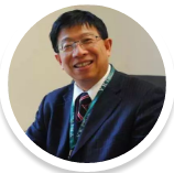 包玉刚学校总校长吴子健