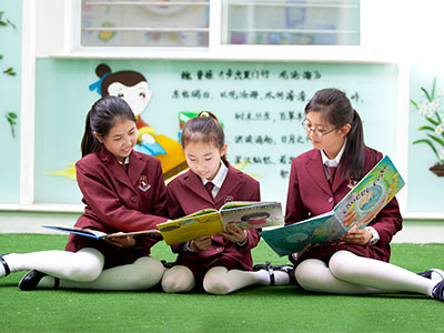 北京爱迪国际学校校服图片