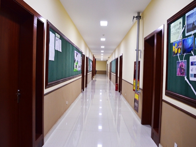 教学楼内廊式图片