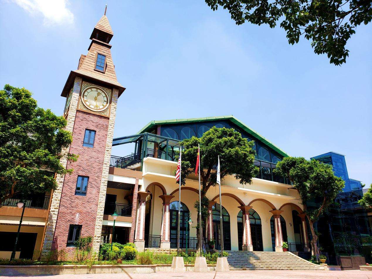 华顿外国语学校