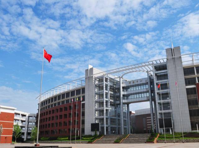 武汉市洪山高级中学国际部学校环境