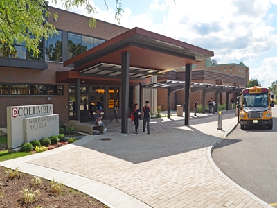 武汉北美高中课程中心学校环境