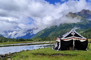 藏东南冰川科考营