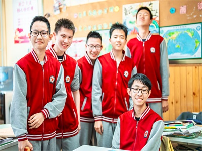 北京市海淀区崛起实验学校校园风采