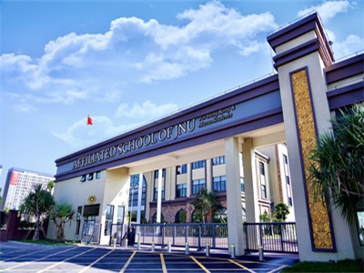 学校正门
