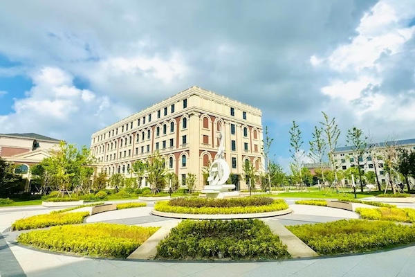 中侨同高韩亚欧国际高中校园风采