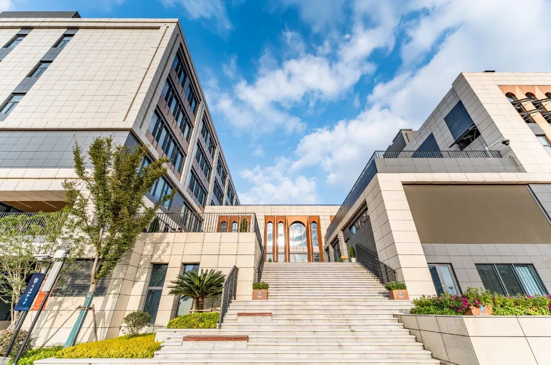 上海青浦世外高中校园风采