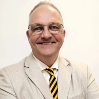 Marc Upton（英国籍）