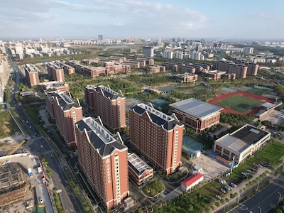建桥融高校园风采