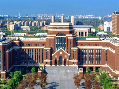 建桥融高校园风采